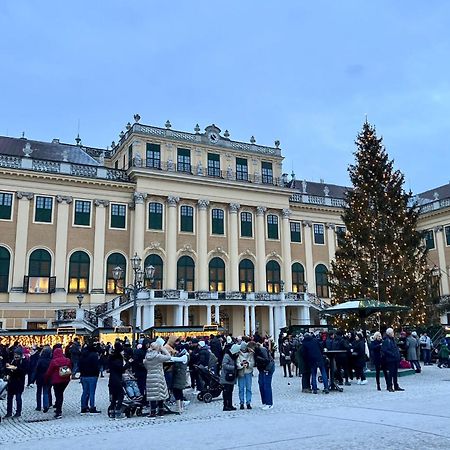 Regal Retreat Intimate Elegance Near Schoenbrunn Palace Wina Bagian luar foto