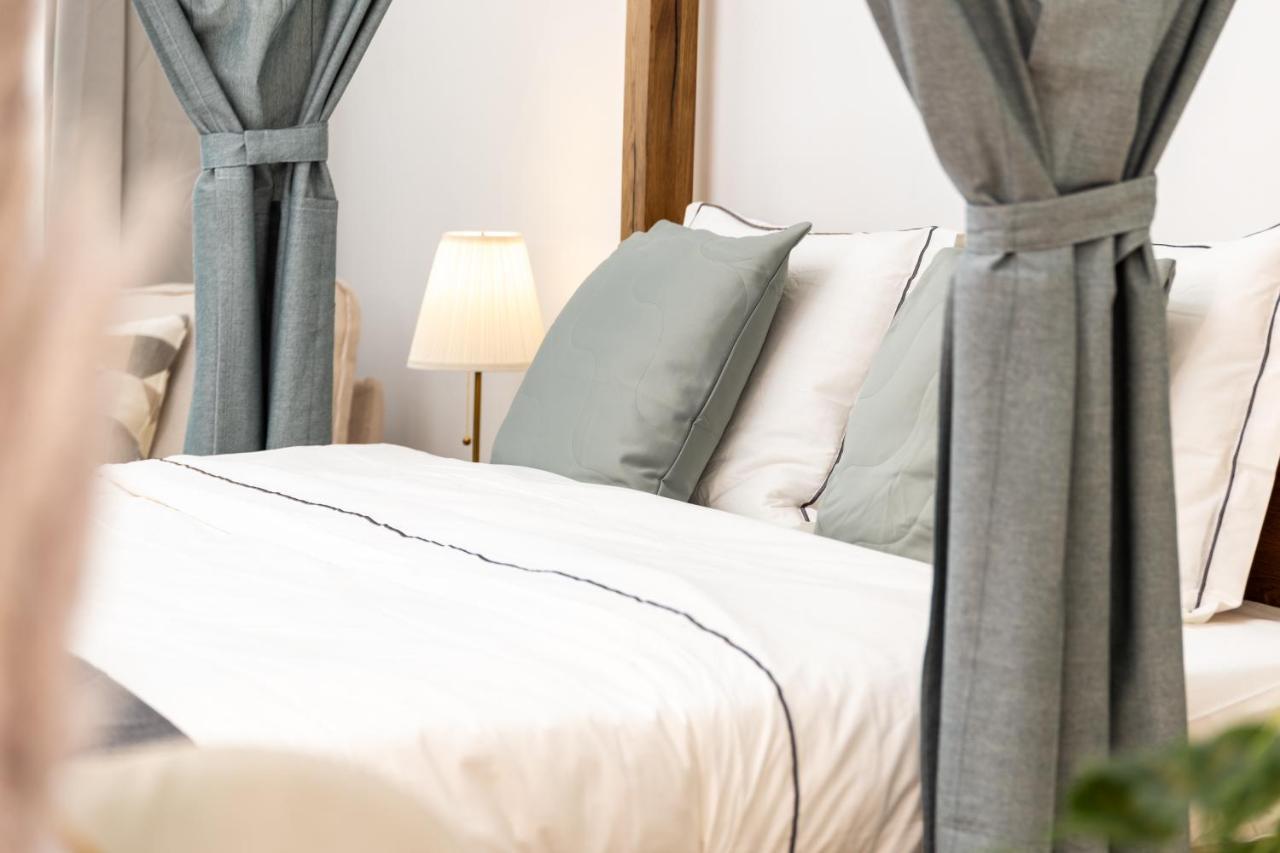 Regal Retreat Intimate Elegance Near Schoenbrunn Palace Wina Bagian luar foto